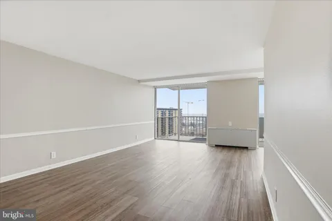 $2,995 | 301 North Beauregard Street, Unit 1404, Alexandria, VA 22312