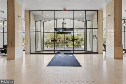 $2,995 | 301 North Beauregard Street, Unit 1404, Alexandria, VA 22312