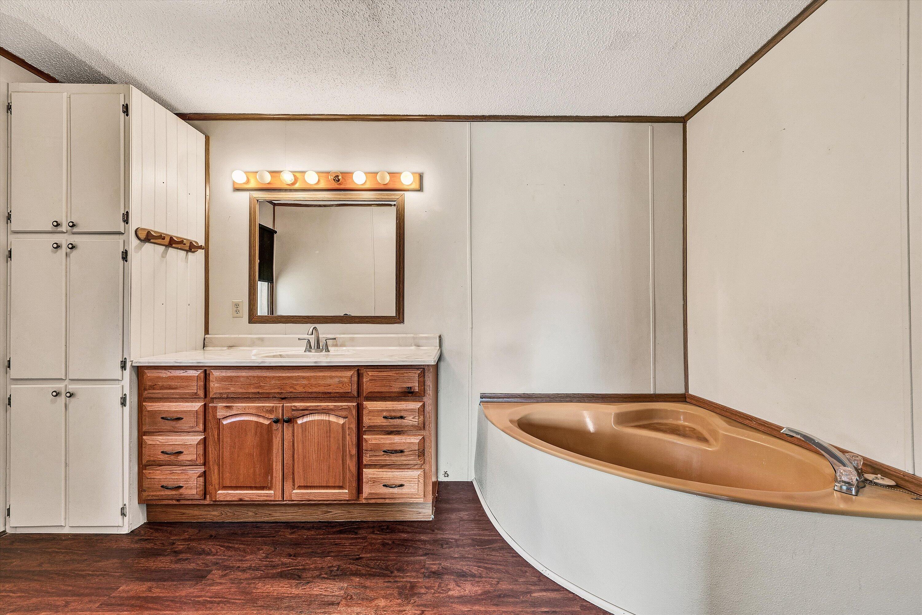 8755 Rocky Ford Road Moneta, VA 24121 - Photo 23 of 37 24-DSC04900