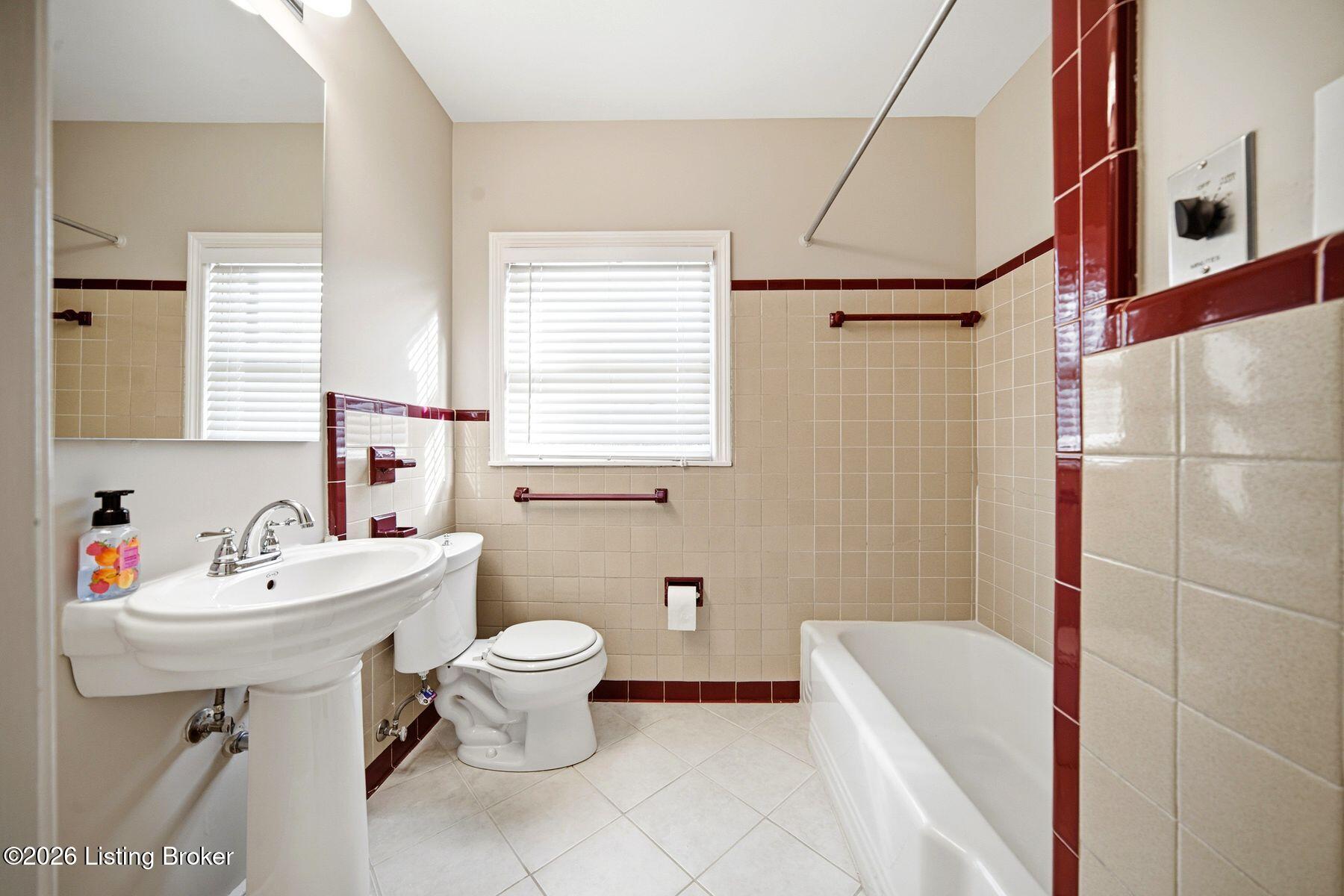 608 Cloverlea Road Louisville, KY 40206 - Photo 49 of 65 photo_online_062