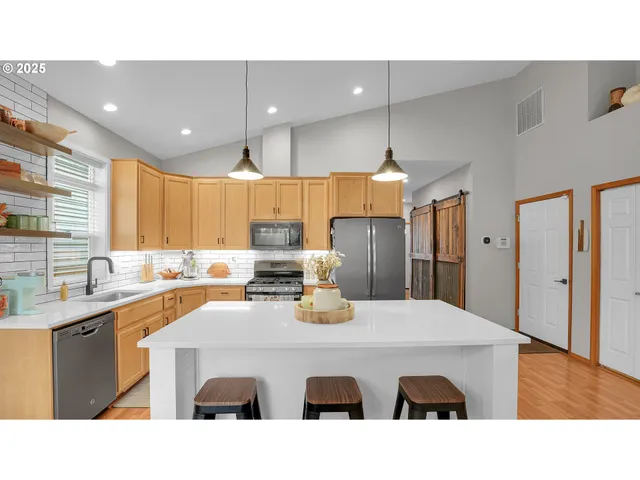 $465,000 | 38766 Barlow Parkway, Sandy, OR 97055