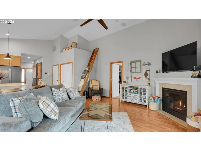 $465,000 | 38766 Barlow Parkway, Sandy, OR 97055