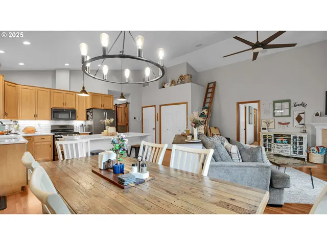 $465,000 | 38766 Barlow Parkway, Sandy, OR 97055