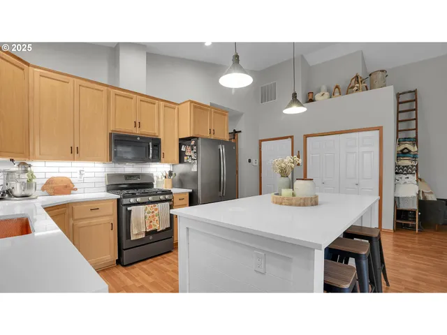 $465,000 | 38766 Barlow Parkway, Sandy, OR 97055