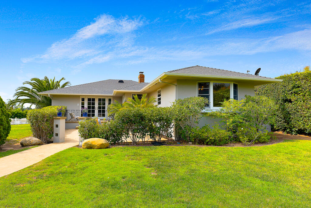 125 San Roque Road Santa Barbara, CA 93105 - Photo 4 of 41 125 San Roque Road - HsHProd-58