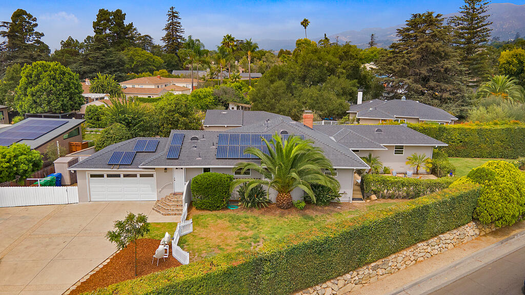 125 San Roque Road Santa Barbara, CA 93105 - Photo 5 of 41 125 San Roque Road - HsHProd-11