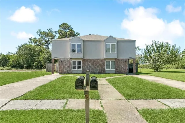 $360,000 | 6930-32 Boston Drive, New Orleans, LA 70127