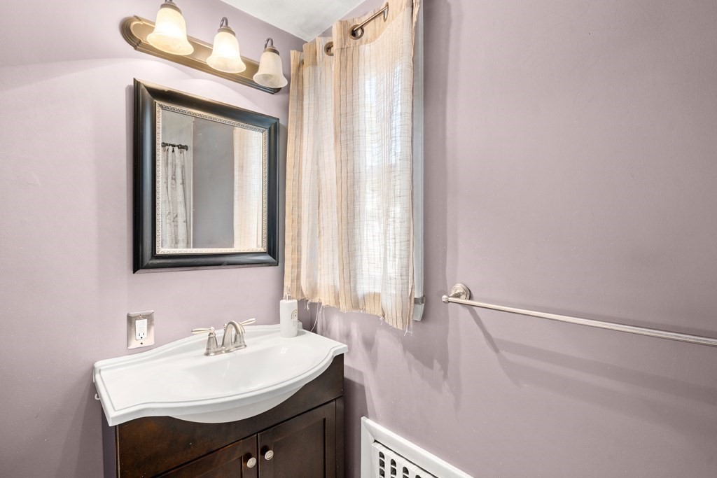 27 Overlook Road, Unit 1 Arlington, MA 02474 - Photo 15 of 23