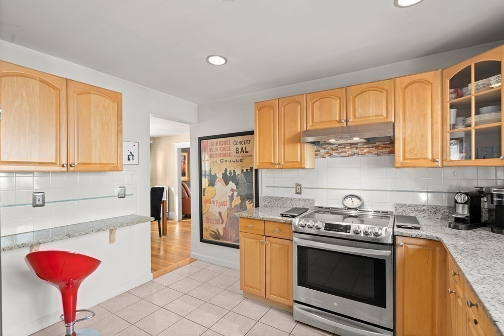 27 Overlook Road, Unit 1 Arlington, MA 02474 - Photo 8 of 23