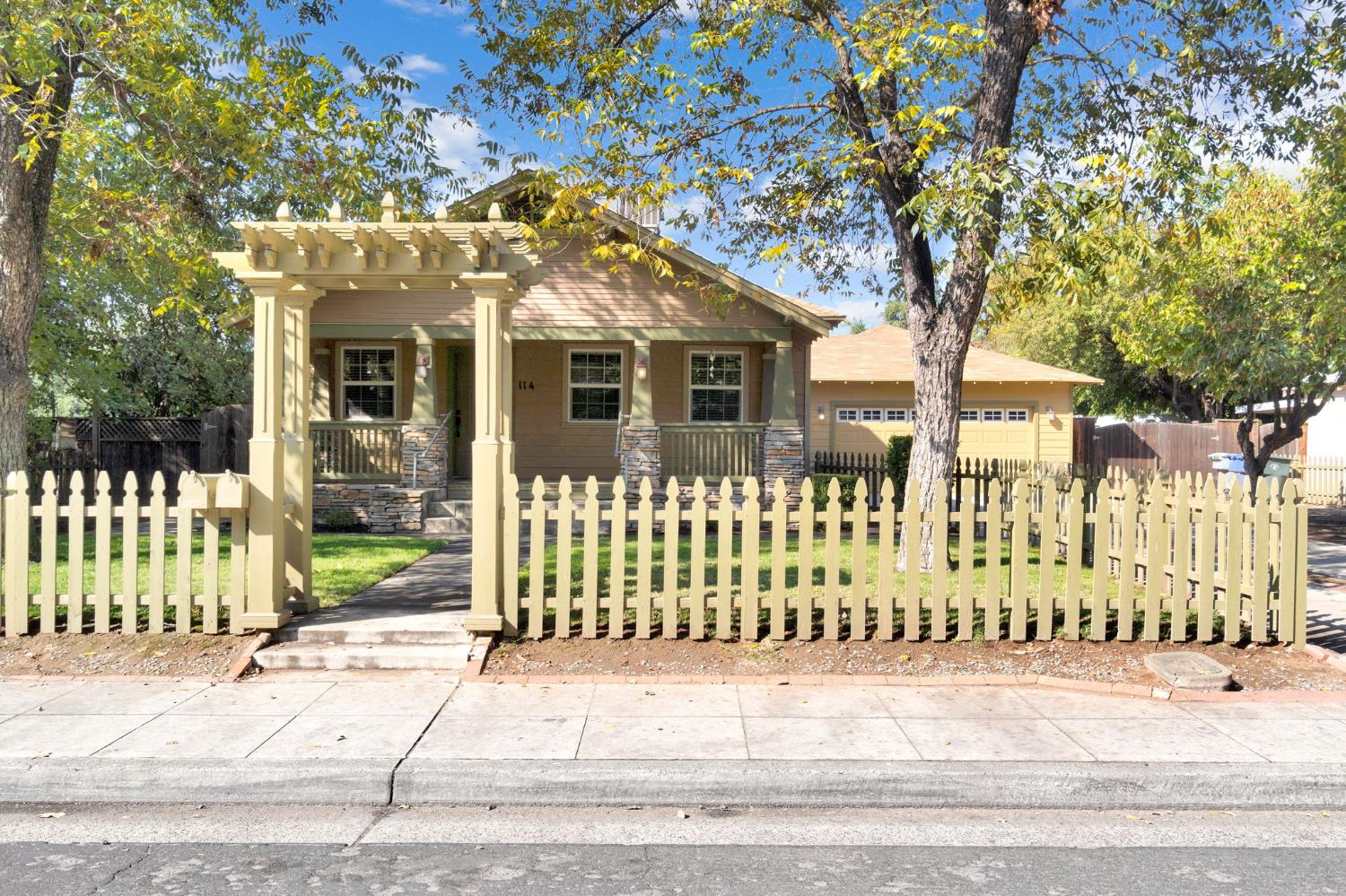 114 Dewitt Avenue Clovis, CA 93612 - Photo 1 of 37