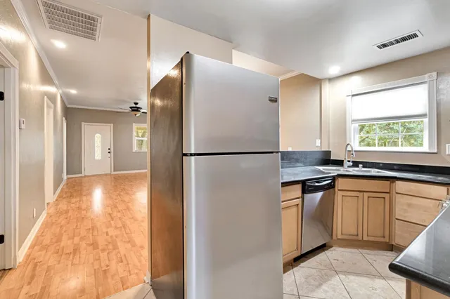 $535,000 | 114 Dewitt Avenue, Clovis, CA 93612