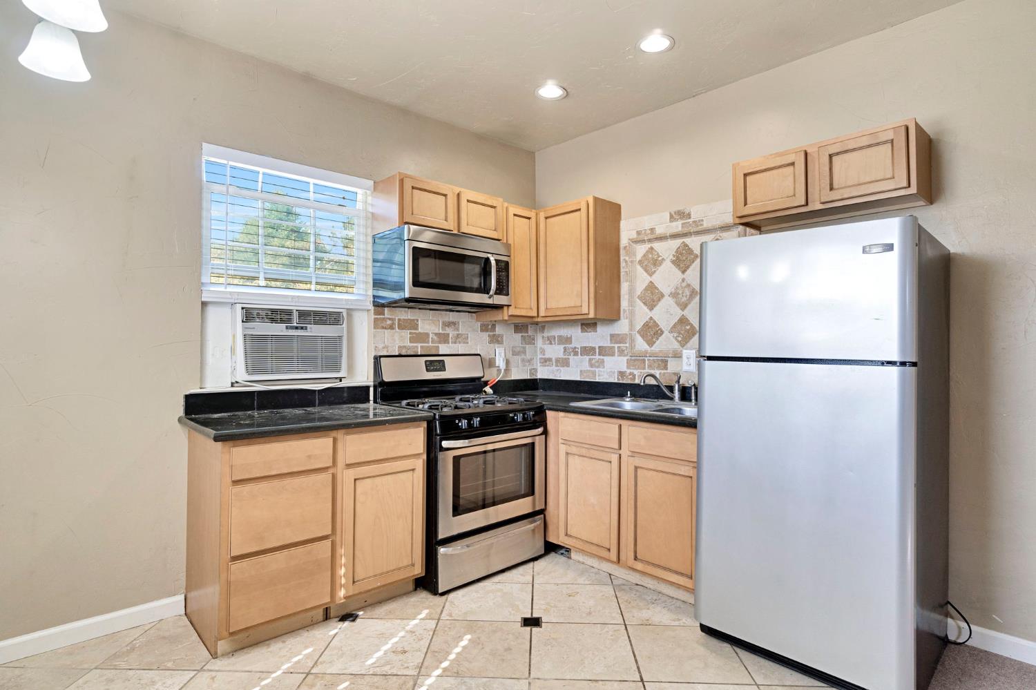 114 Dewitt Avenue Clovis, CA 93612 - Photo 34 of 37