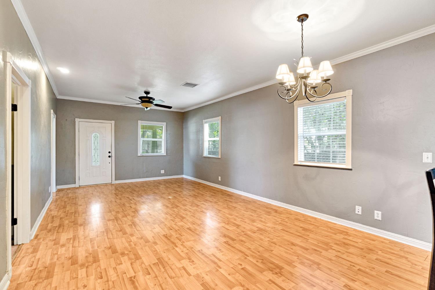 114 Dewitt Avenue Clovis, CA 93612 - Photo 10 of 37