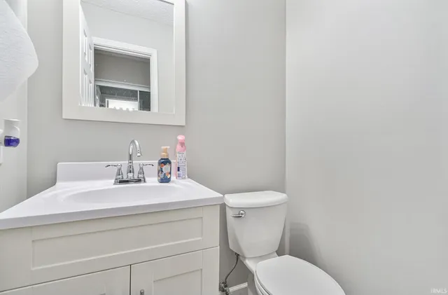 $364,900 | 3120 Cherry Tree Lane, Elkhart, IN 46514