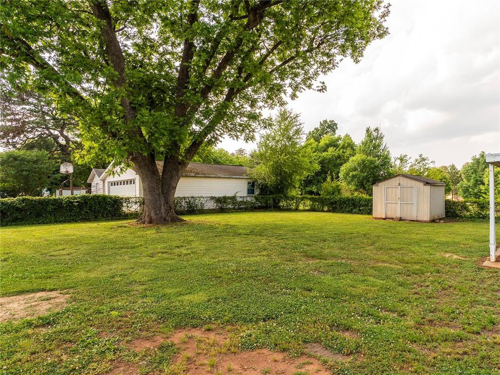 1608 West Hanover Road Burlington, NC 27217 - Photo 22 of 24 Gallery Image 22