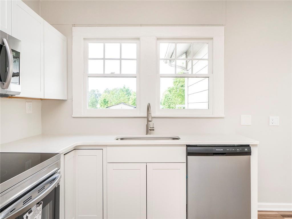 1608 West Hanover Road Burlington, NC 27217 - Photo 9 of 24 Gallery Image 9