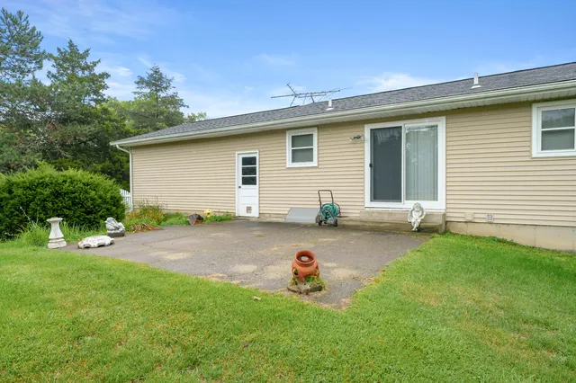 $295,000 | 42598 15th Avenue, Bloomingdale, MI 49026