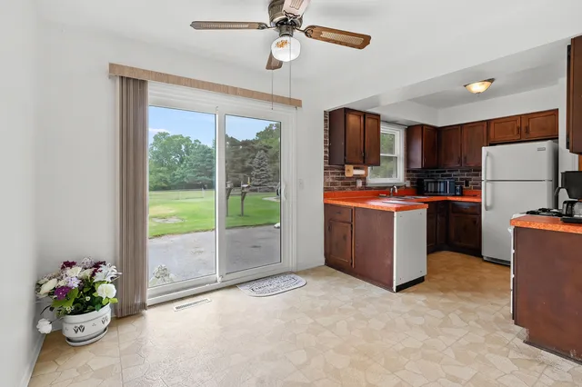 $295,000 | 42598 15th Avenue, Bloomingdale, MI 49026