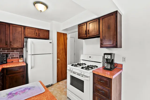 $295,000 | 42598 15th Avenue, Bloomingdale, MI 49026