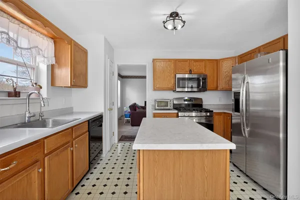 $575,000 | 25 Alexander Drive, Washingtonville, NY 10992