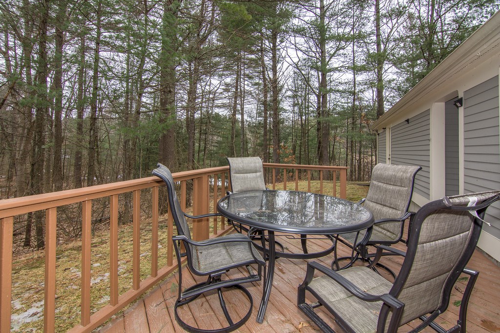 201 Pheasant Run Road Hudson, NH 03051 - Photo 7 of 35