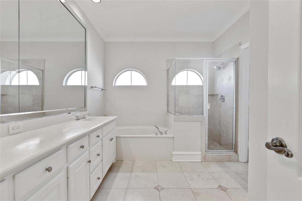 5006 Cedar Springs Road, Unit D Dallas, TX 75235 - Photo 13 of 23 Main