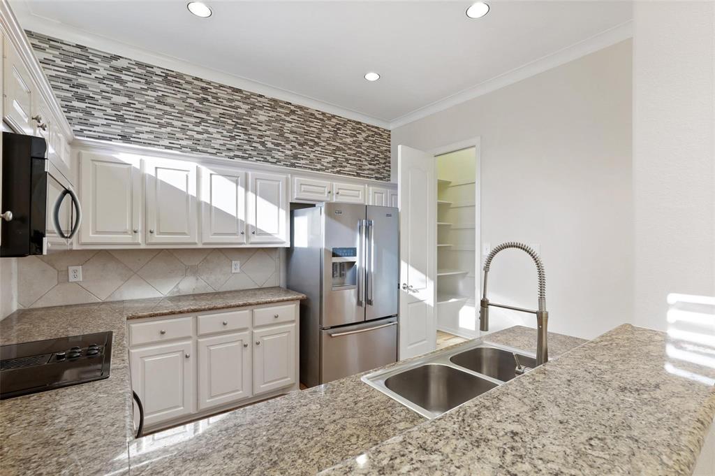 5006 Cedar Springs Road, Unit D Dallas, TX 75235 - Photo 2 of 23 2nd Floor