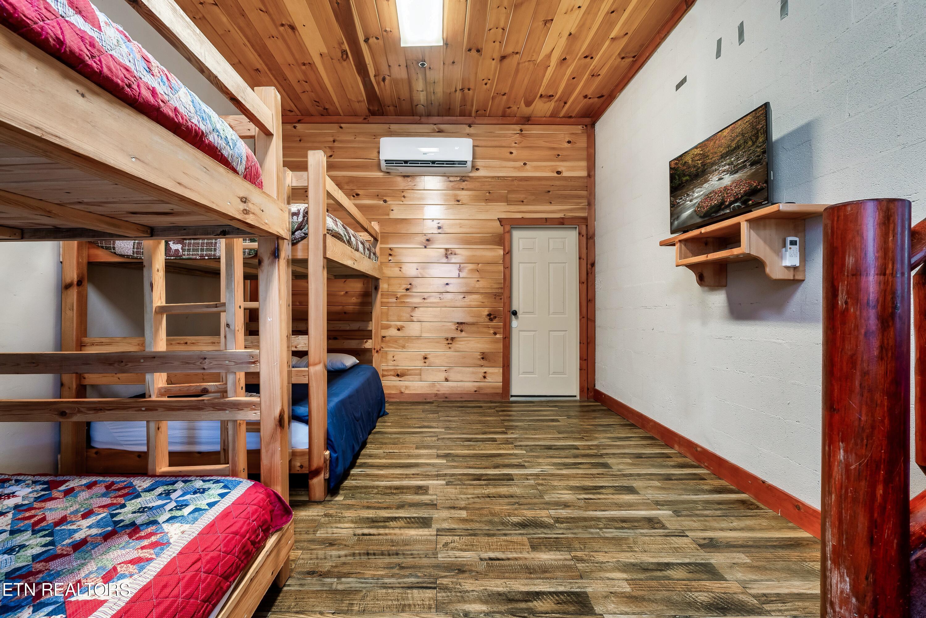 1242 Bird Nest Way Sevierville, TN 37862 - Photo 22 of 56 bunk room