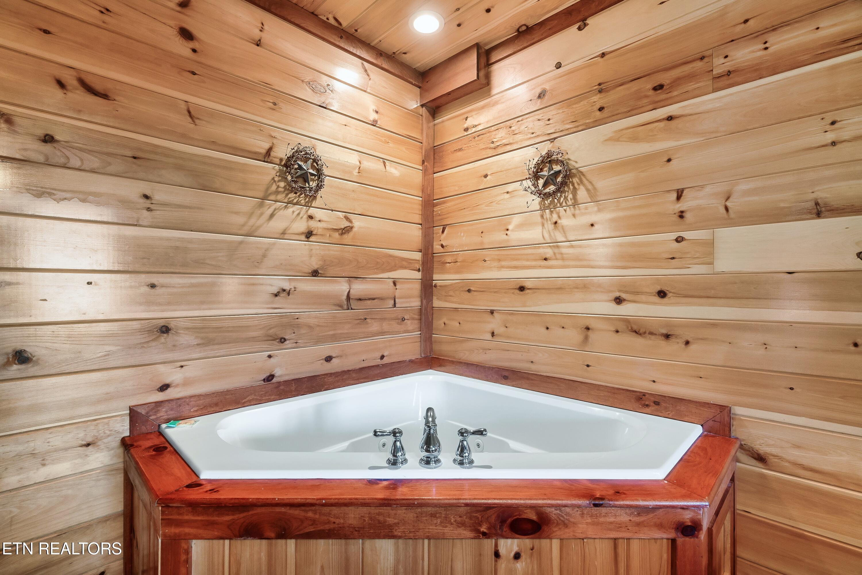 1242 Bird Nest Way Sevierville, TN 37862 - Photo 37 of 56 jacuzzi corner bed blue