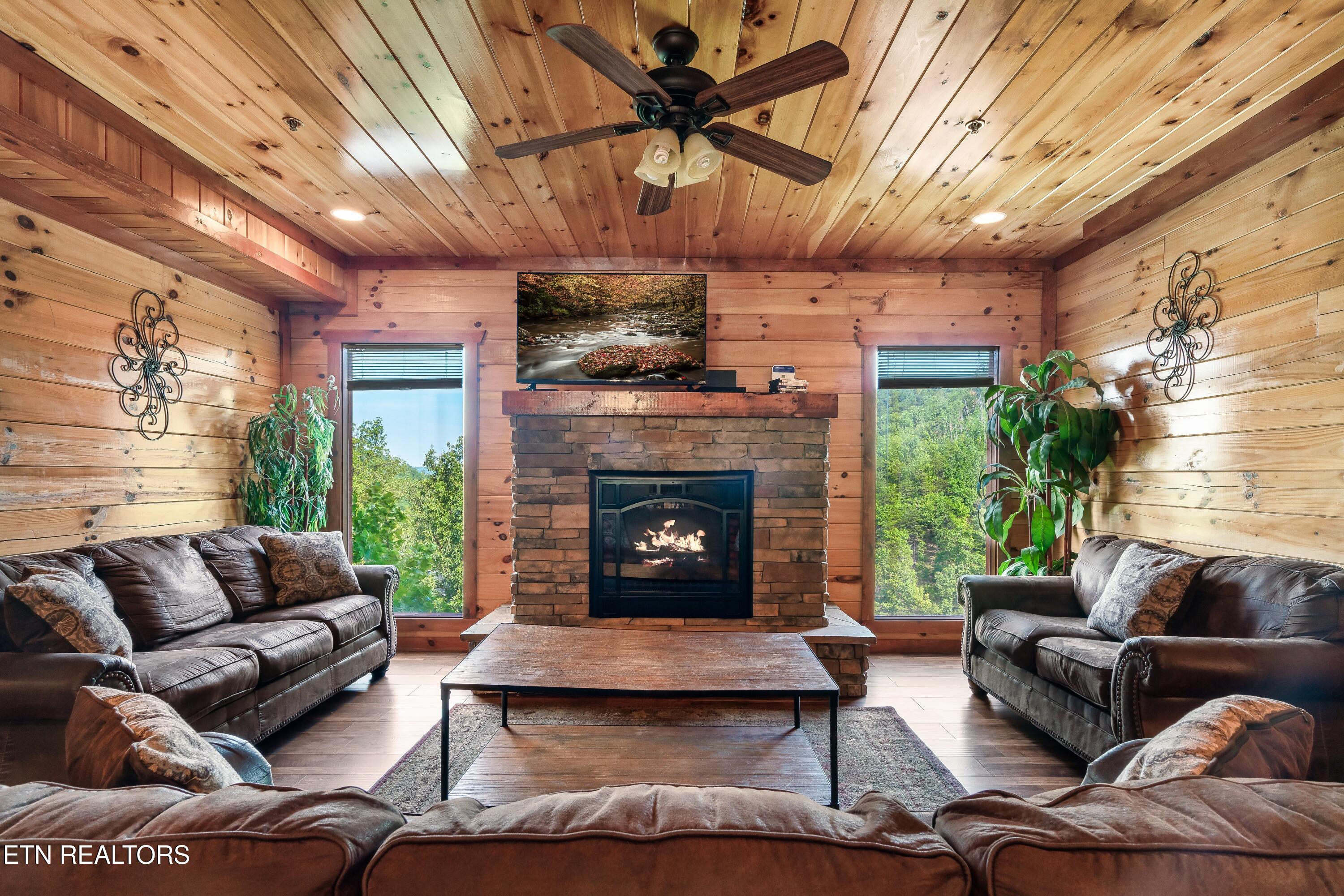 1242 Bird Nest Way Sevierville, TN 37862 - Photo 9 of 56 living room