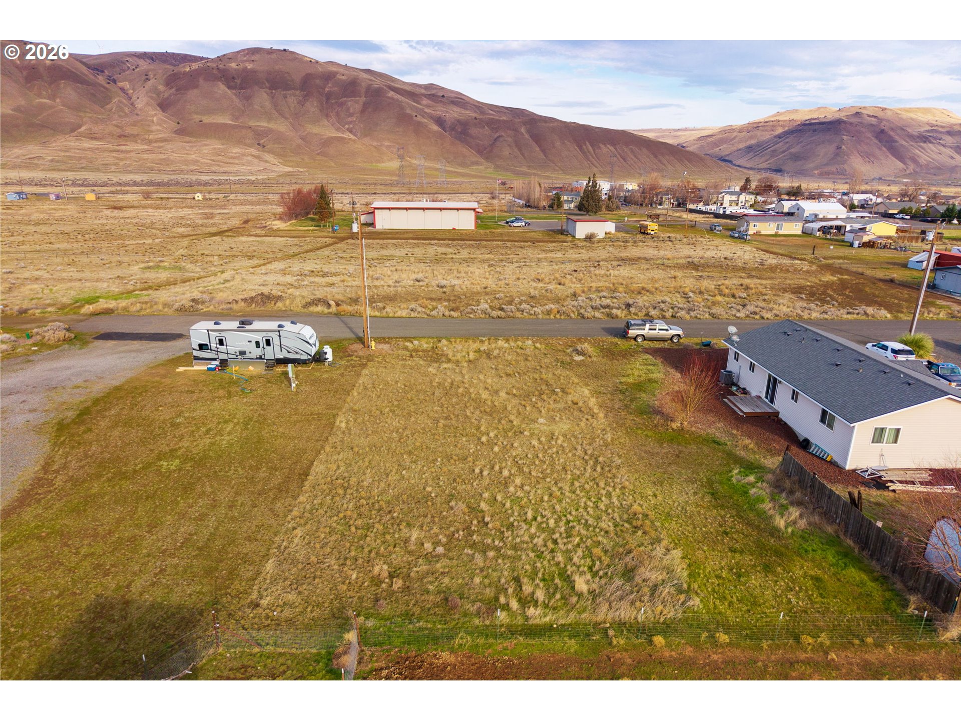 Poplar Street, Unit 33 Roosevelt, WA 99356 - Photo 6 of 12 a view of an ocean and a mountain