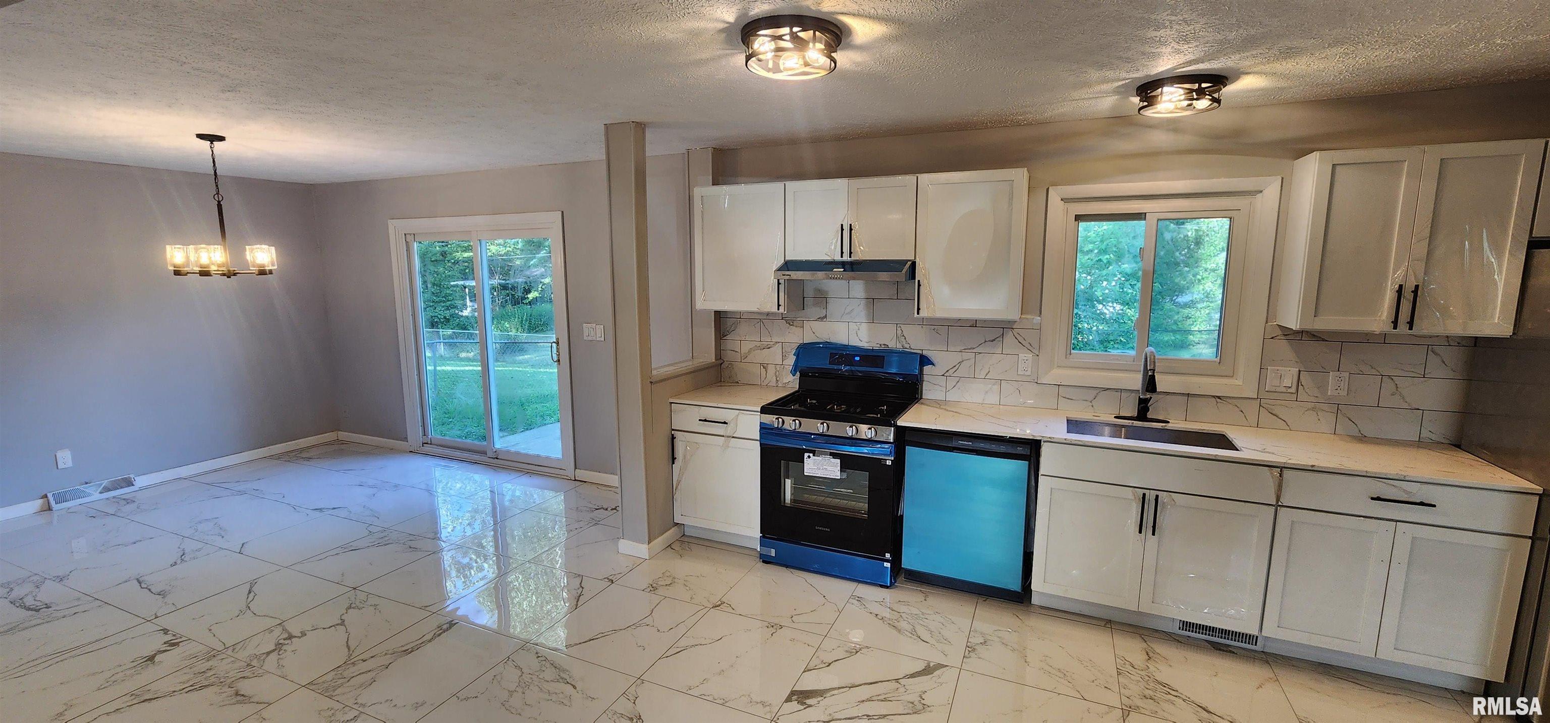 34 Buckingham Road Chatham, IL 62629 - Photo 6 of 21