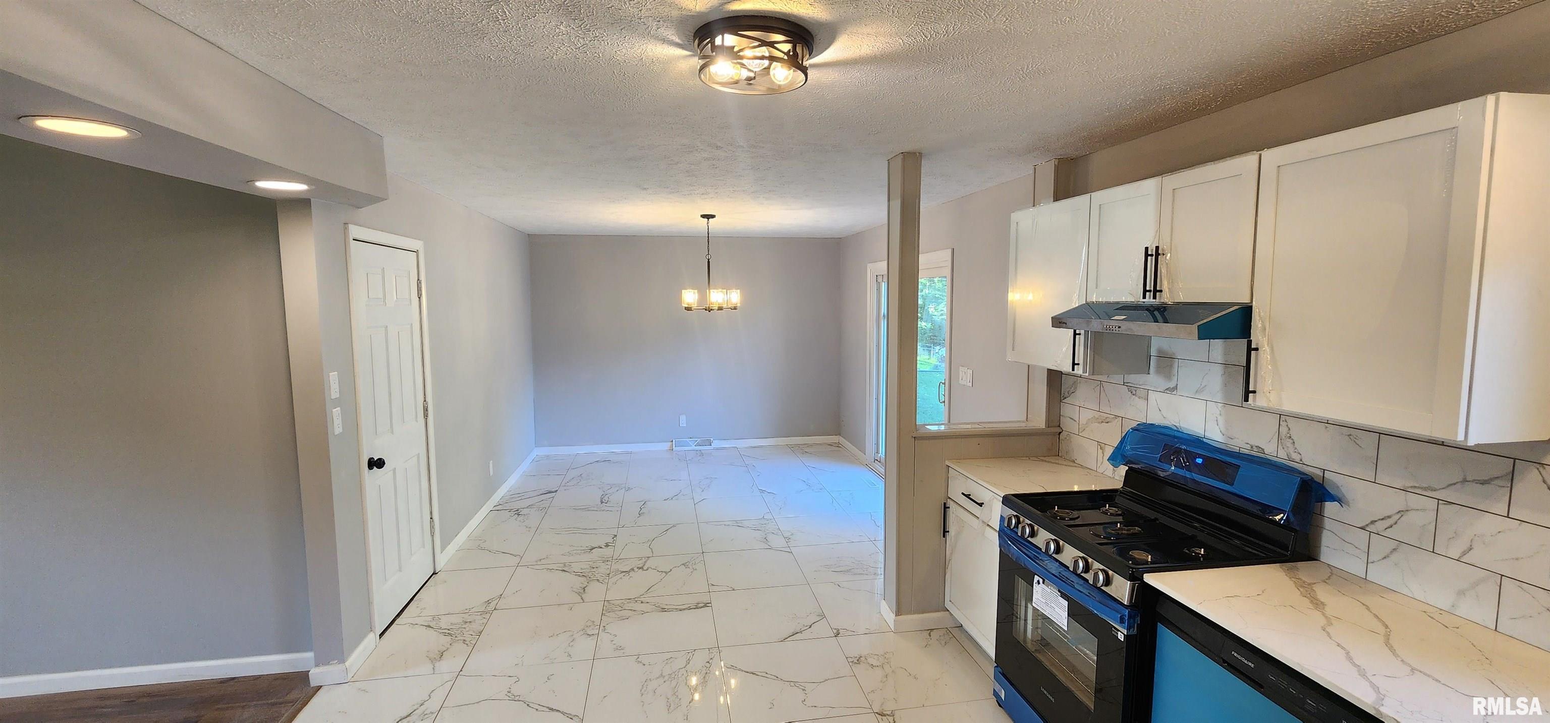 34 Buckingham Road Chatham, IL 62629 - Photo 8 of 21