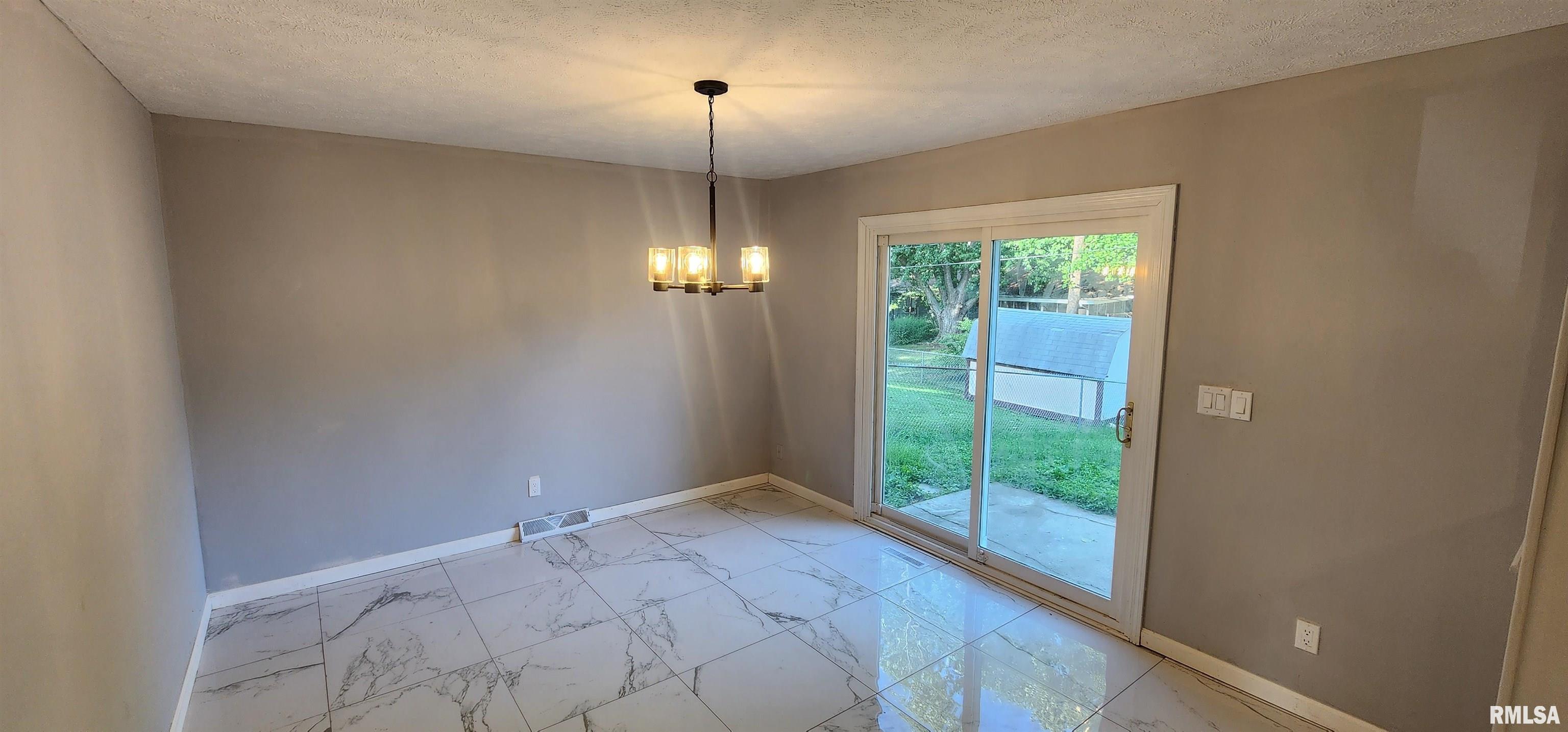 34 Buckingham Road Chatham, IL 62629 - Photo 9 of 21