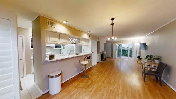 $2,150 | 1970 Augusta Drive, Houston, TX 77057