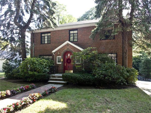 37 Beverly Road Brookline, MA 02467 - Photo 1 of 26