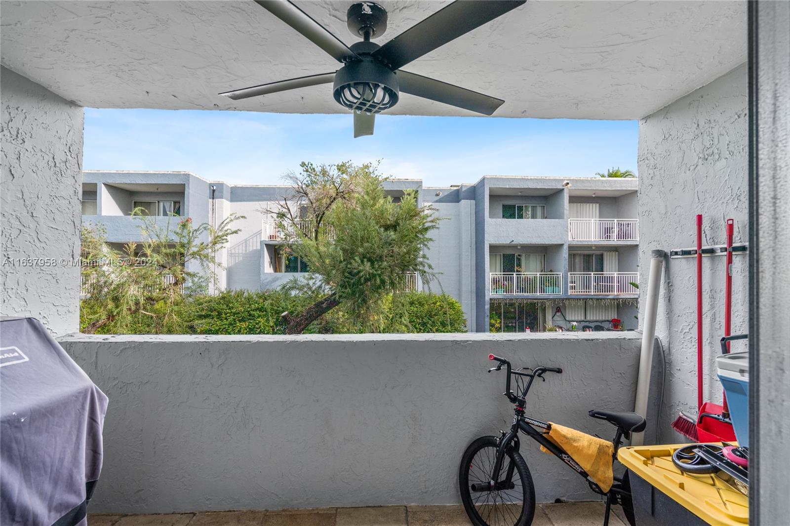 9371 Fontainebleau Boulevard, Unit I235 Miami, FL 33172 - Photo 13 of 23