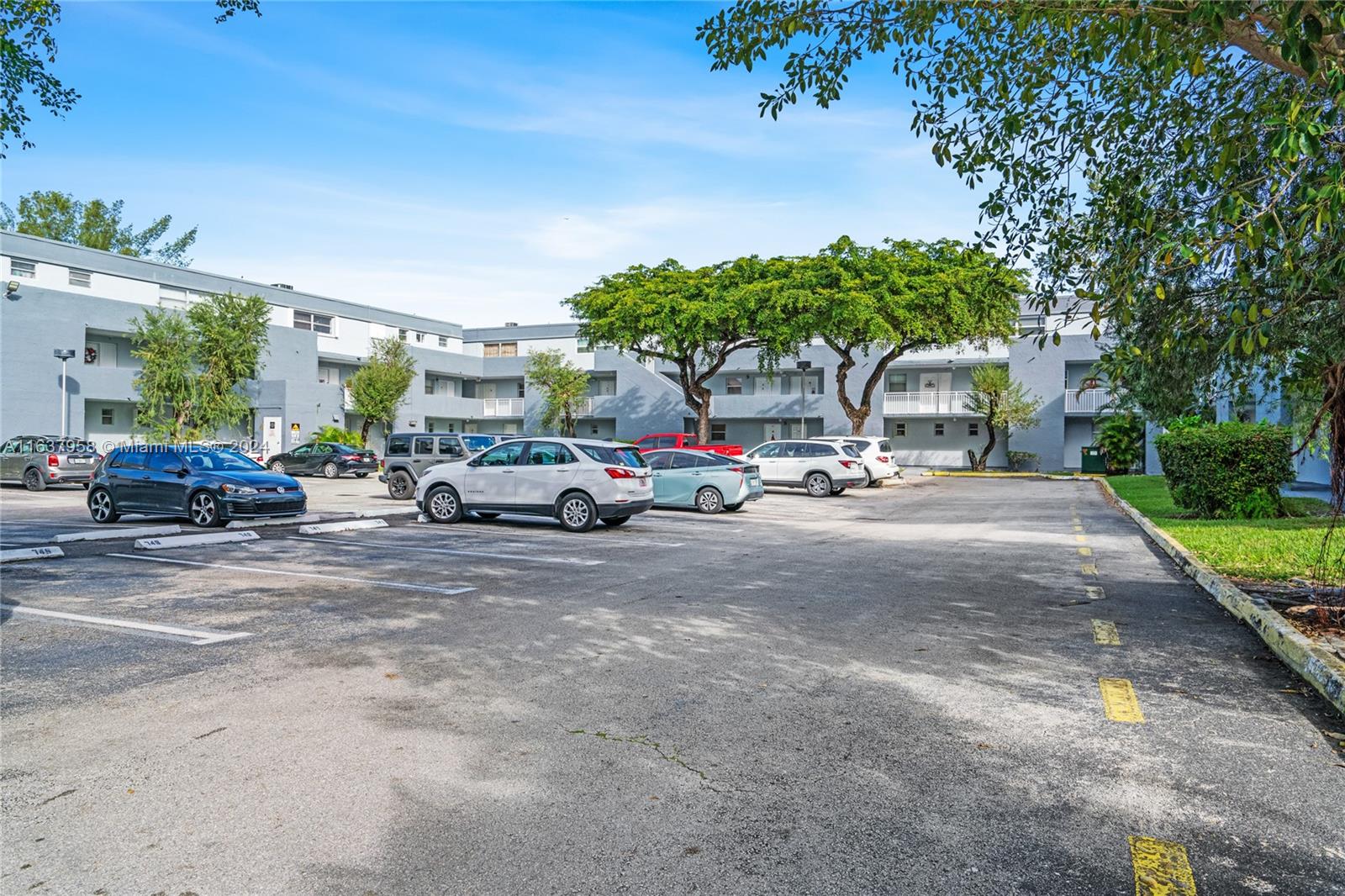 9371 Fontainebleau Boulevard, Unit I235 Miami, FL 33172 - Photo 22 of 23