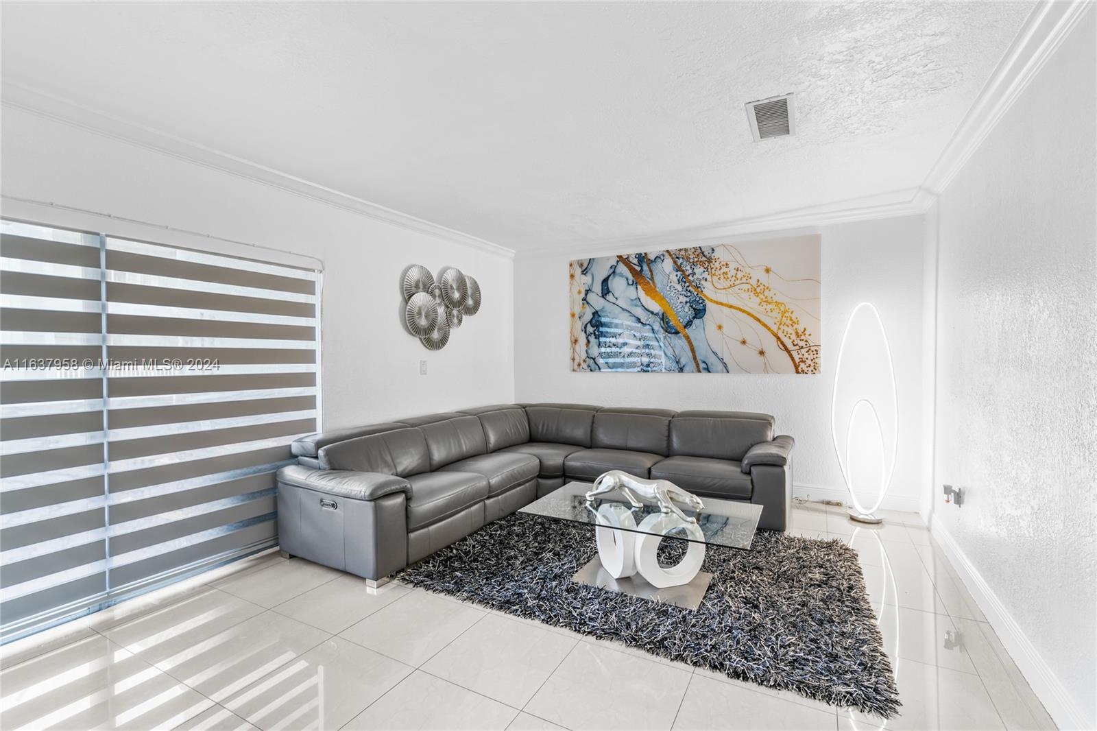 9371 Fontainebleau Boulevard, Unit I235 Miami, FL 33172 - Photo 3 of 23