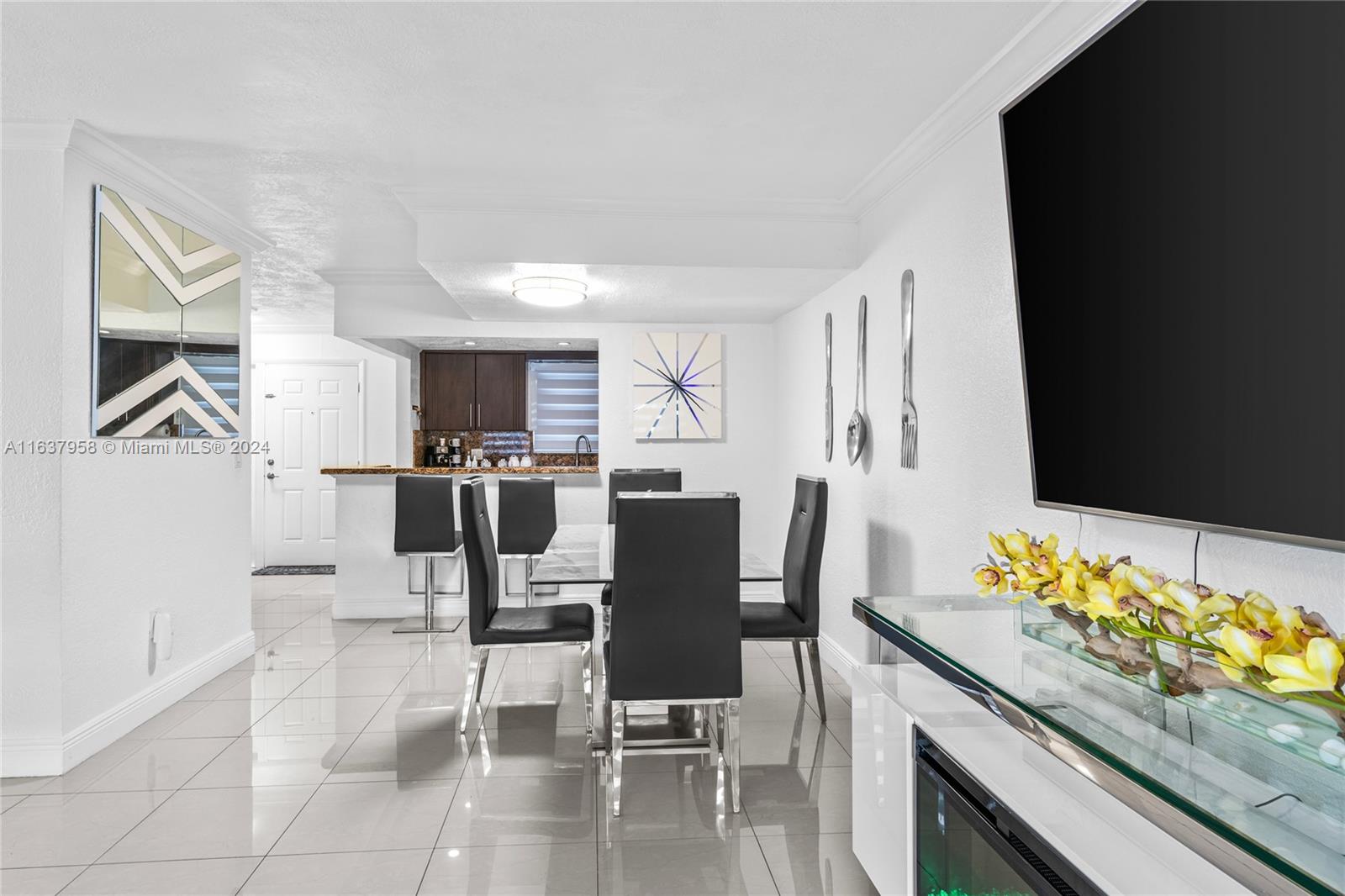 9371 Fontainebleau Boulevard, Unit I235 Miami, FL 33172 - Photo 6 of 23