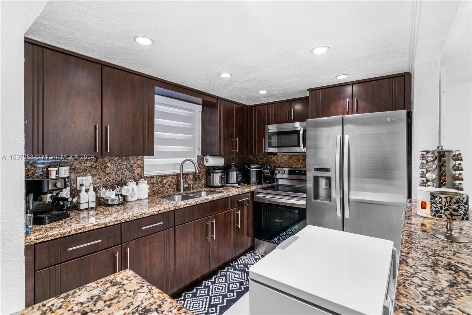 9371 Fontainebleau Boulevard, Unit I235 Miami, FL 33172 - Photo 8 of 23