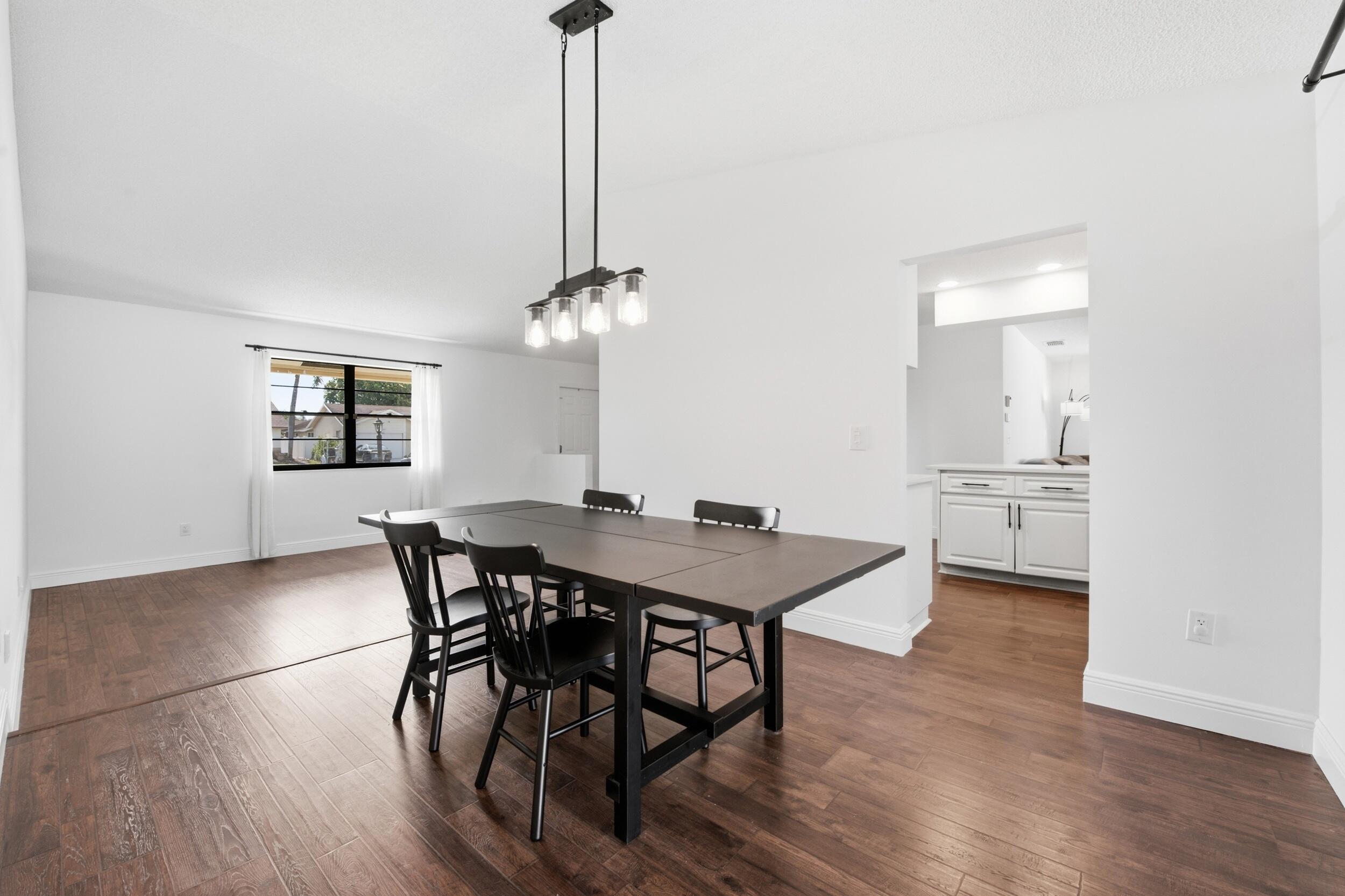 23083 Southwest 54th Avenue Boca Raton, FL 33433 - Photo 14 of 41 Dining