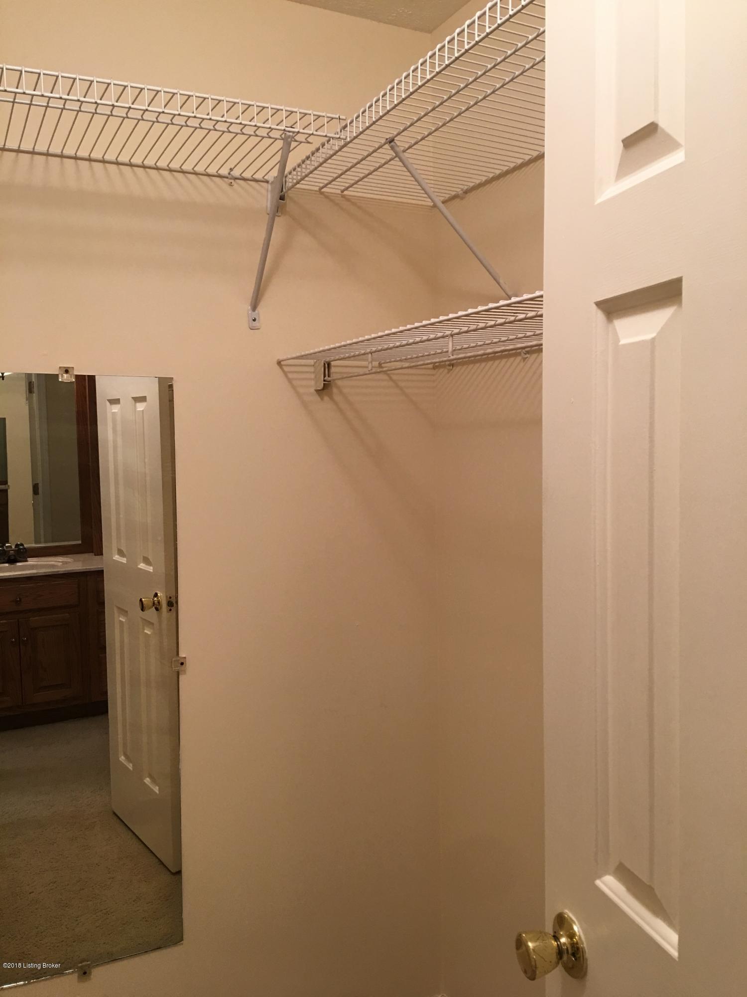 276 Moser Road Louisville, KY 40223 - Photo 22 of 26 IMG_2292