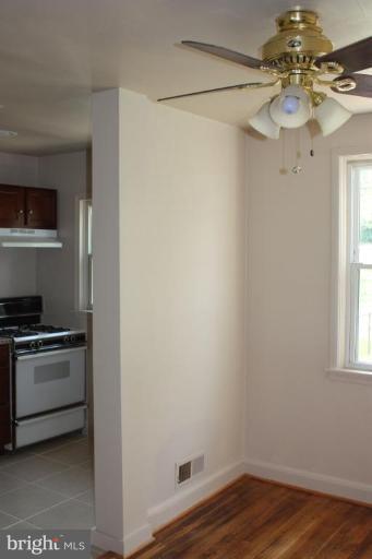 4876 Greencrest Road Baltimore, MD 21206 - Photo 4 of 7 Kitchen