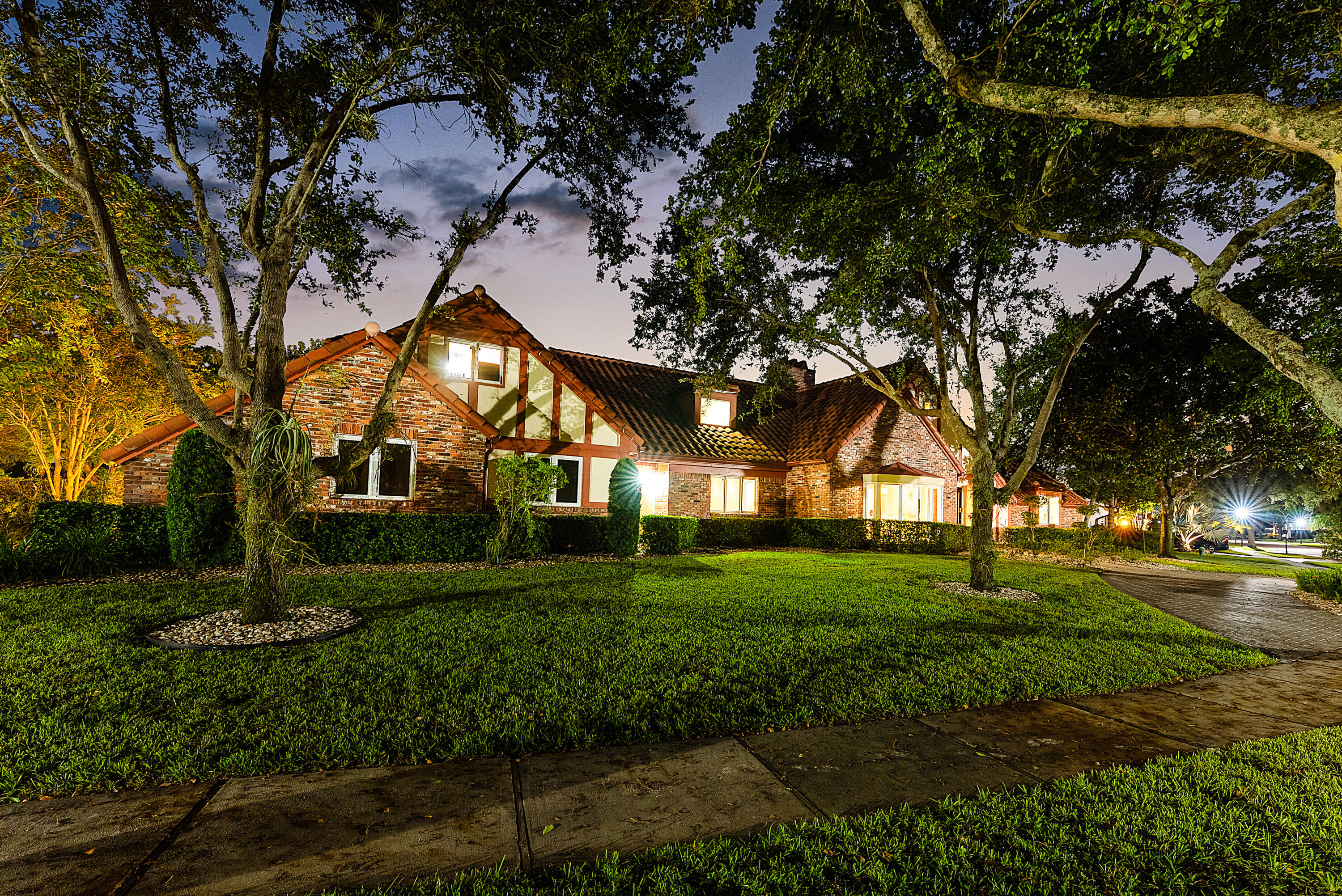 3790 Kings Way Boca Raton, FL 33434 - Photo 3 of 91 072-3790KingsWay-BocaRaton-FL-33434-FULL