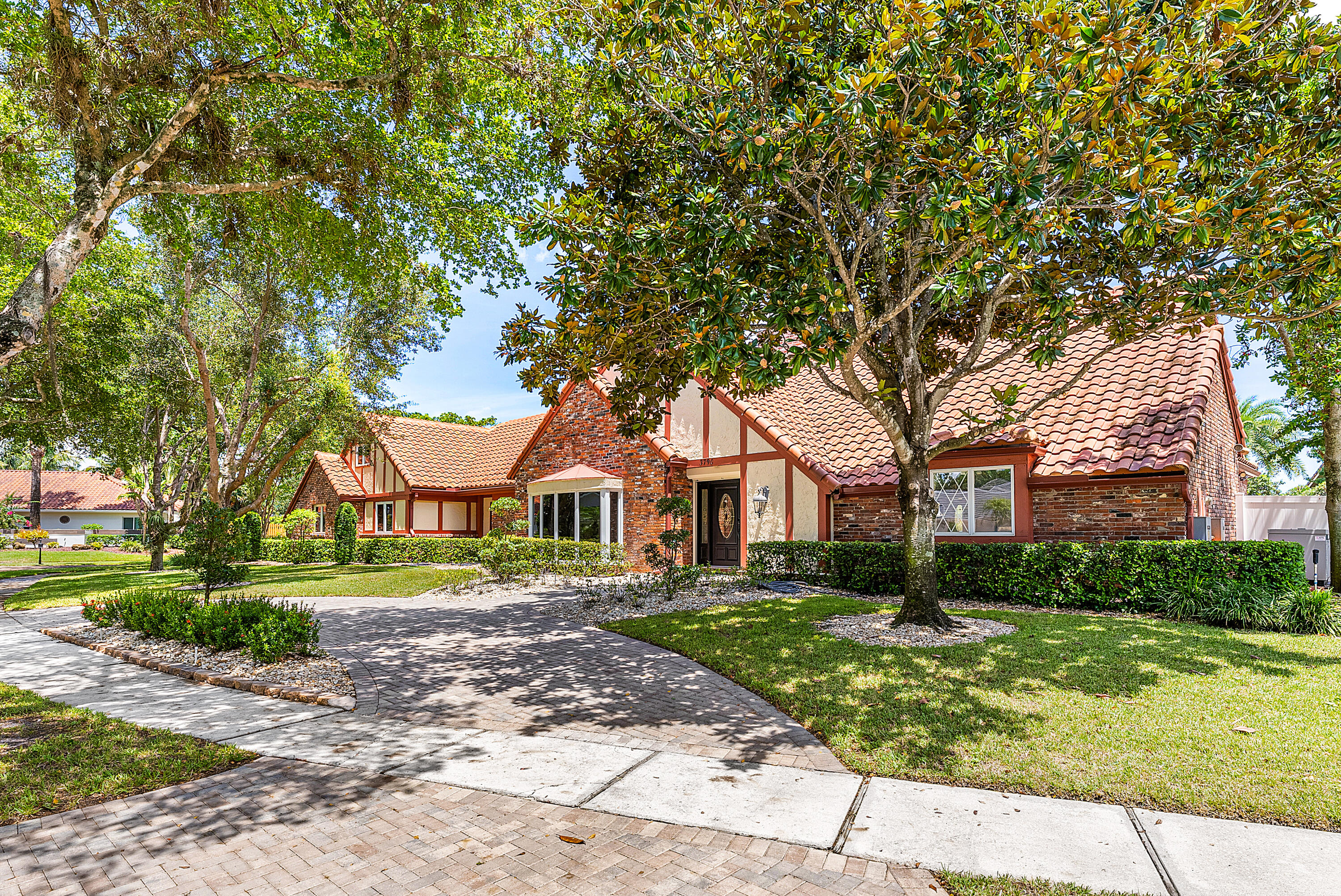 3790 Kings Way Boca Raton, FL 33434 - Photo 10 of 91 005-3790KingsWay-BocaRaton-FL-33434-FULL