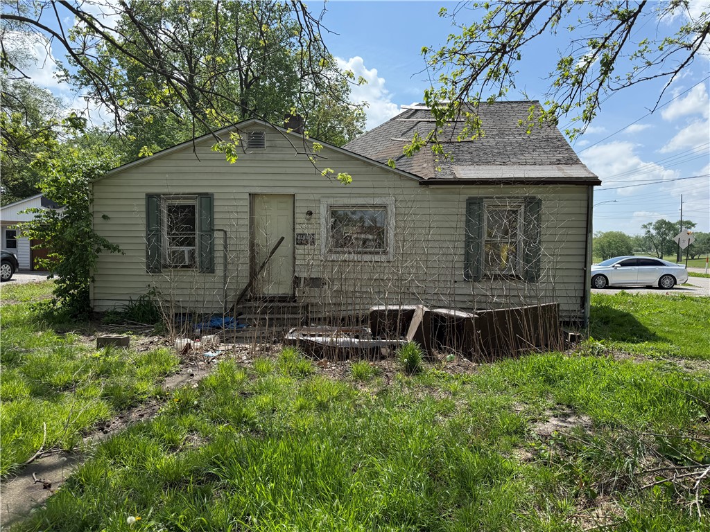 3801 East Hickory Street Decatur, IL 62526 - Photo 1 of 8