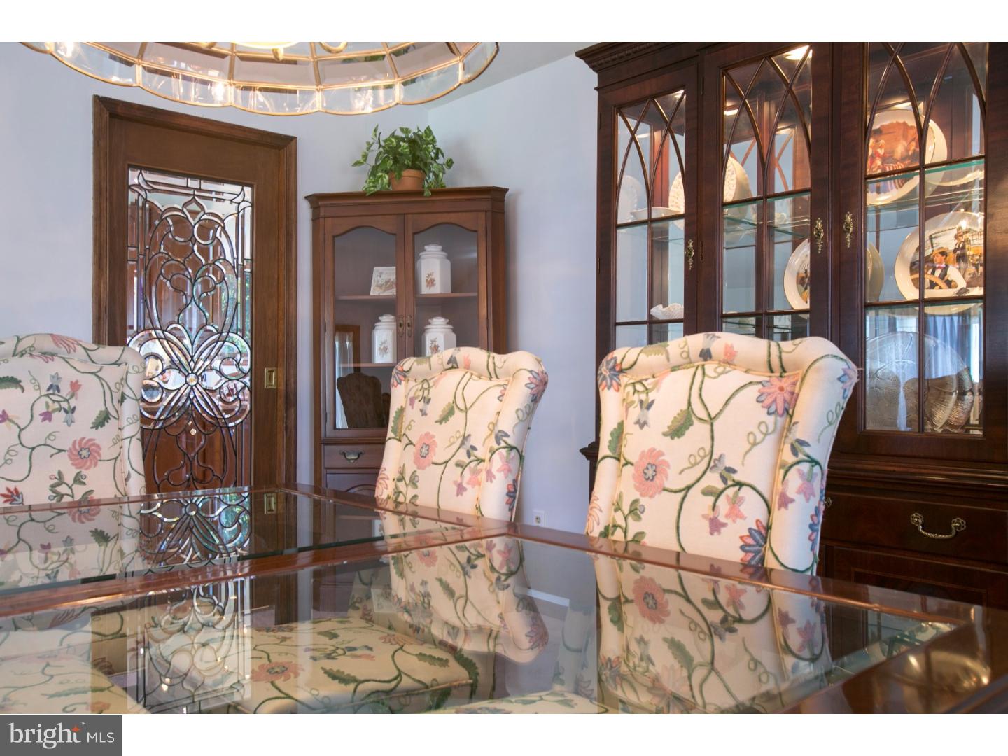 71 Winding Way Road Stratford, NJ 08084 - Photo 6 of 22 Dining Room