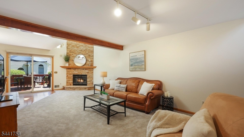 675 Raritan Road, Unit 26 Clark, NJ 07066 - Photo 5 of 31