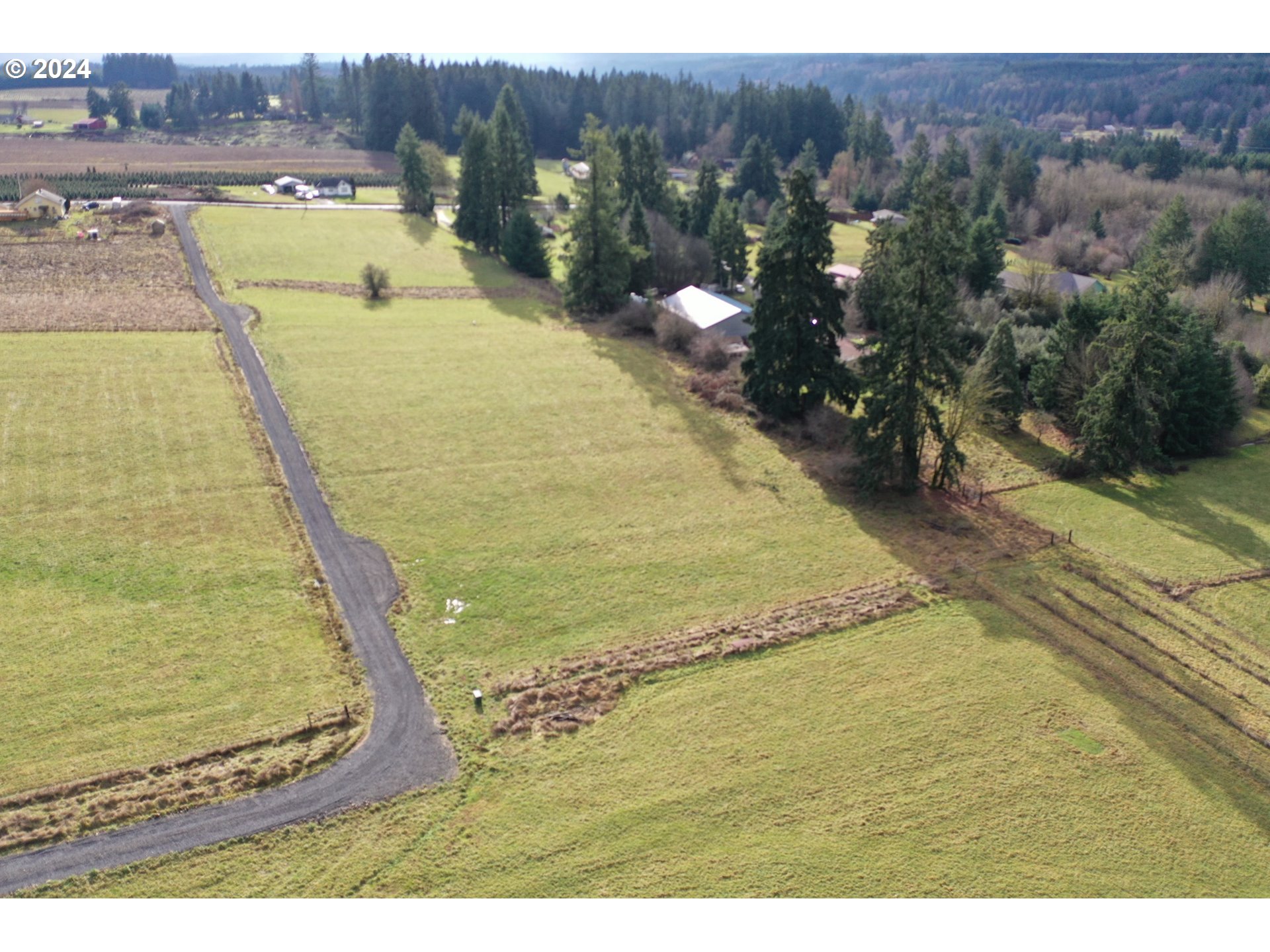 157 Nikula Road Winlock, WA 98596 - Photo 3 of 20 a view of a swimming pool with a mountain view